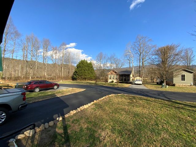 121 Lazy Bear Trail, Andrews, NC 28901