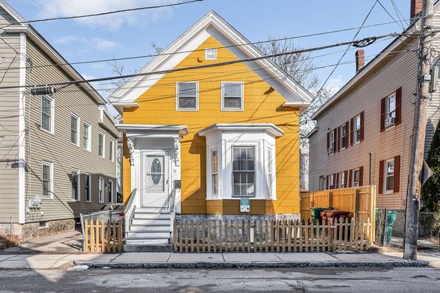 73 W 4th St, Lowell, MA 01850