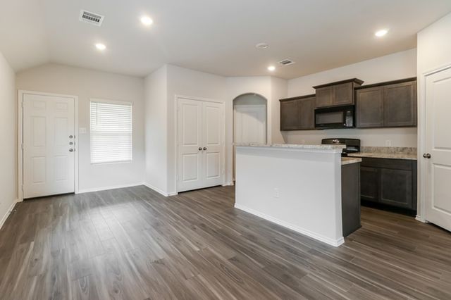 512 Sussex, Everman, TX 76140