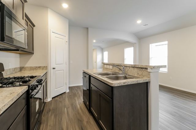 512 Sussex, Everman, TX 76140