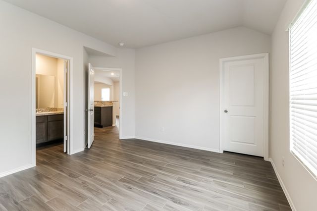 512 Sussex, Everman, TX 76140