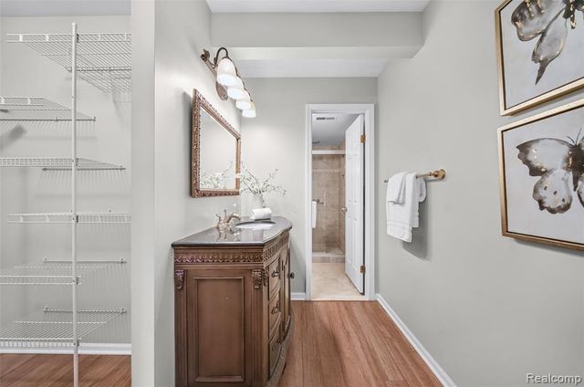 3553 Port Cove Drive 39, Waterford, MI 48328