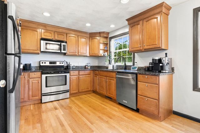 73 Liberty St 1, Danvers, MA 01923