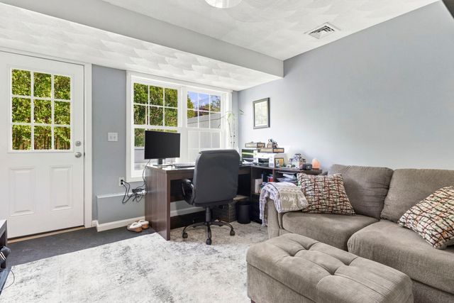 73 Liberty St 1, Danvers, MA 01923