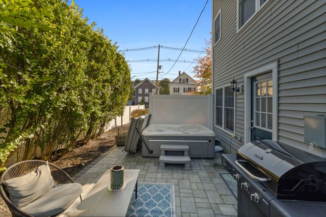 73 Liberty St 1, Danvers, MA 01923