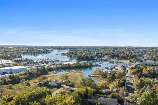 73 Liberty St 1, Danvers, MA 01923