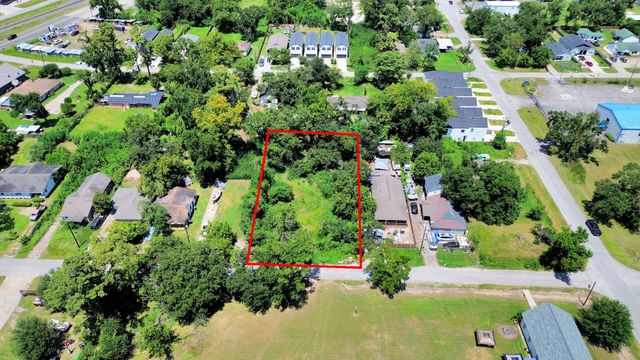 4615 Tronewood Street, Houston, TX 77016