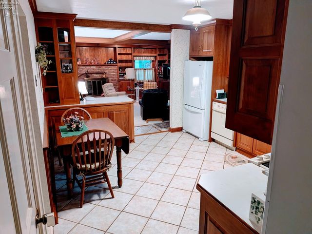 1371 Sanford Street, Vermilion, OH 44089
