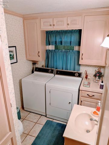 1371 Sanford Street, Vermilion, OH 44089
