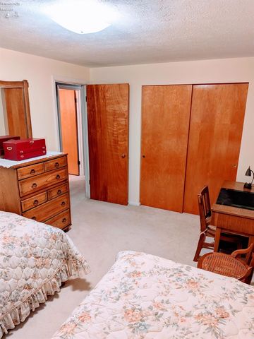 1371 Sanford Street, Vermilion, OH 44089