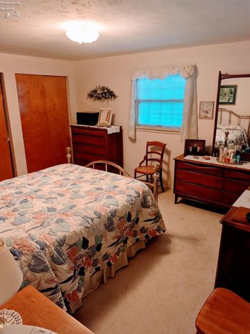 1371 Sanford Street, Vermilion, OH 44089