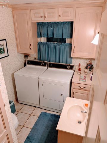 1371 Sanford Street, Vermilion, OH 44089