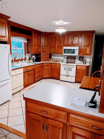 1371 Sanford Street, Vermilion, OH 44089