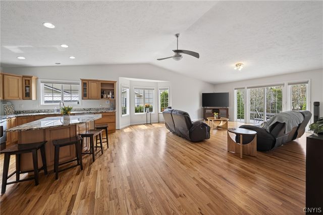 4187 Mistral Circle, Clay, NY 13090