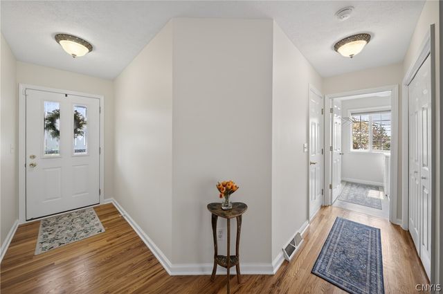 4187 Mistral Circle, Clay, NY 13090