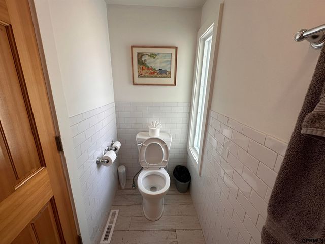 1307 N 50th Avenue, Omaha, NE 68132