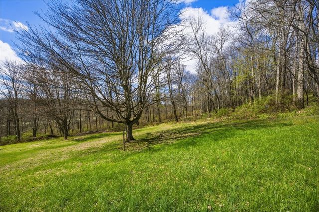 117 Carries Dr, Burgettstown Boro, PA 15021