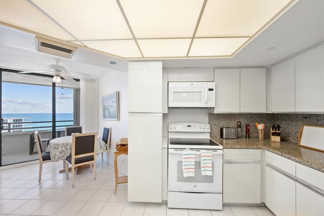 3560 S Ocean Boulevard Ph-6, South Palm Beach, FL 33480