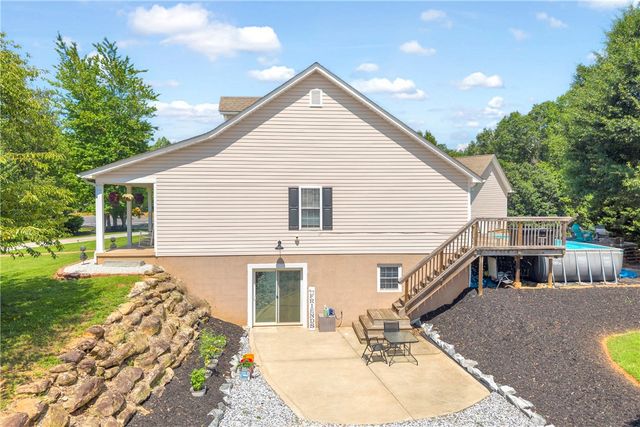 5744 N 11 Highway, Walhalla, SC 29691
