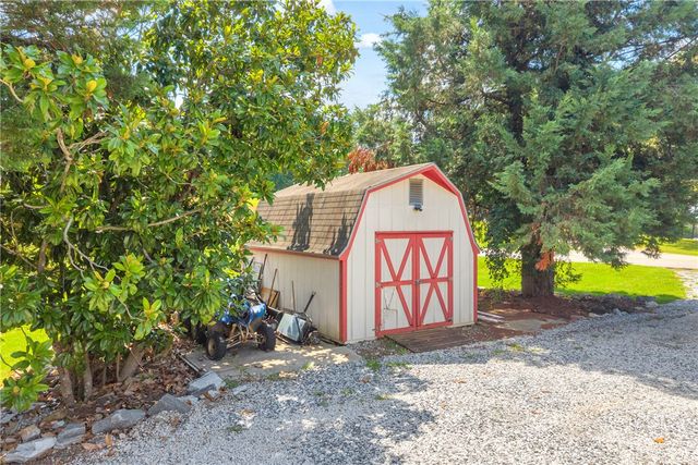 5744 N 11 Highway, Walhalla, SC 29691