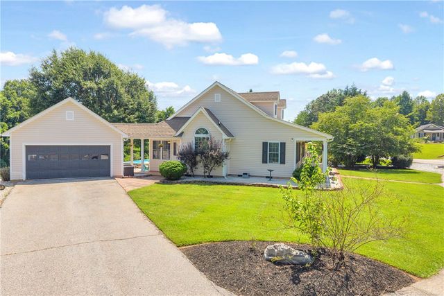 5744 N 11 Highway, Walhalla, SC 29691