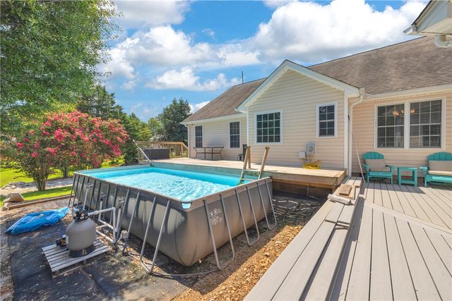 5744 N 11 Highway, Walhalla, SC 29691