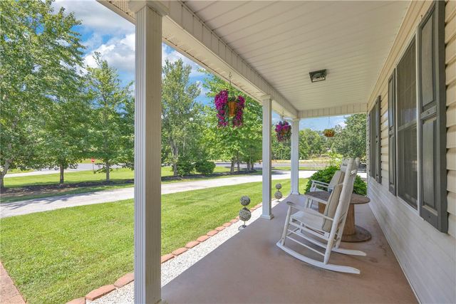 5744 N 11 Highway, Walhalla, SC 29691