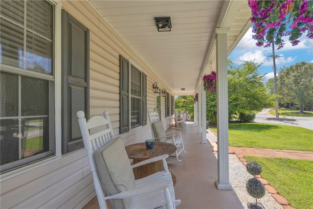 5744 N 11 Highway, Walhalla, SC 29691