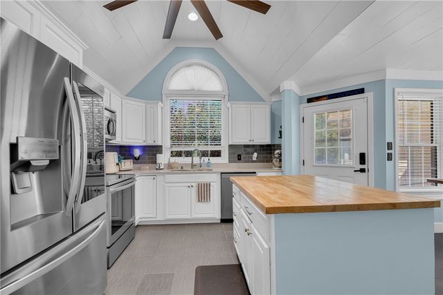 5744 N 11 Highway, Walhalla, SC 29691