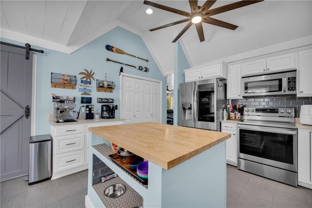 5744 N 11 Highway, Walhalla, SC 29691