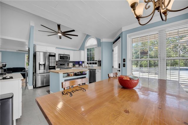 5744 N 11 Highway, Walhalla, SC 29691