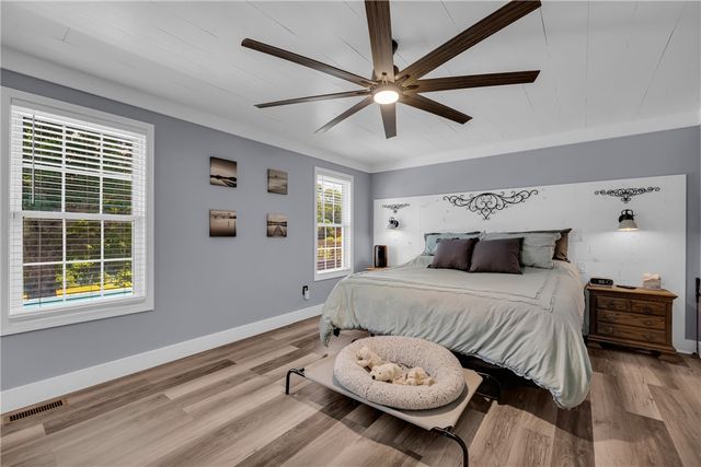 5744 N 11 Highway, Walhalla, SC 29691