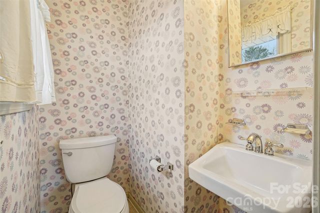 277 Powell Street, Hendersonville, NC 28792