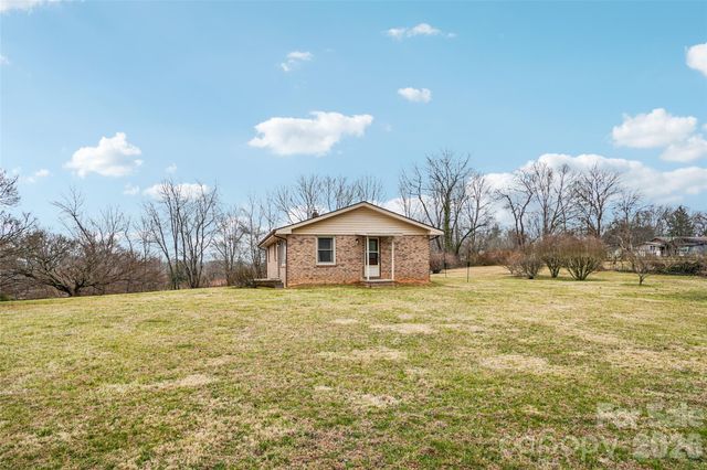 277 Powell Street, Hendersonville, NC 28792