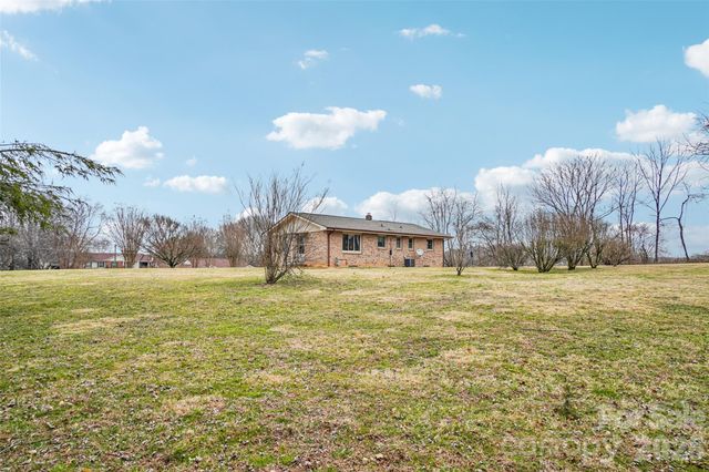 277 Powell Street, Hendersonville, NC 28792