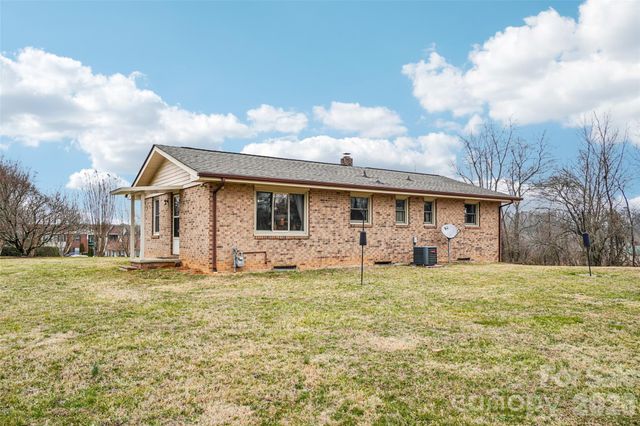 277 Powell Street, Hendersonville, NC 28792