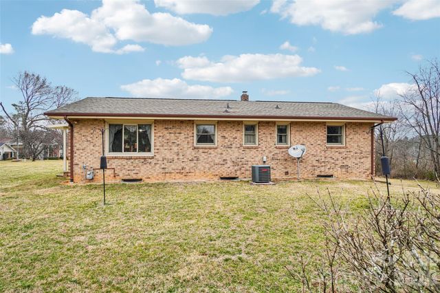 277 Powell Street, Hendersonville, NC 28792