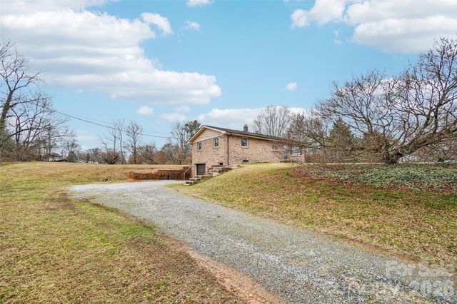 277 Powell Street, Hendersonville, NC 28792