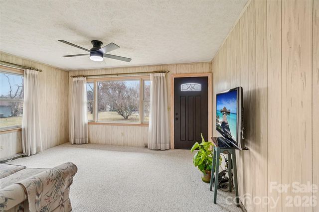 277 Powell Street, Hendersonville, NC 28792