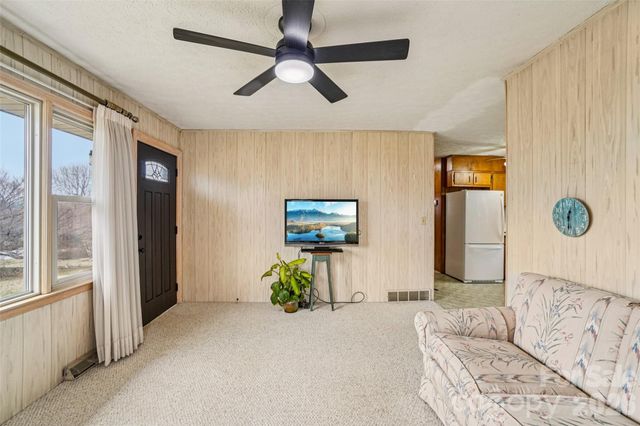 277 Powell Street, Hendersonville, NC 28792