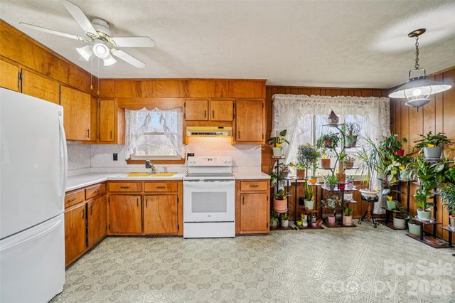 277 Powell Street, Hendersonville, NC 28792