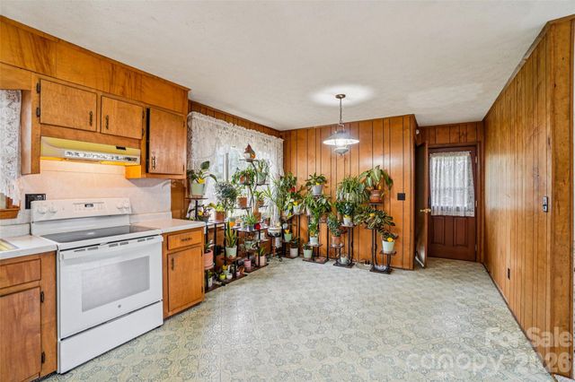 277 Powell Street, Hendersonville, NC 28792