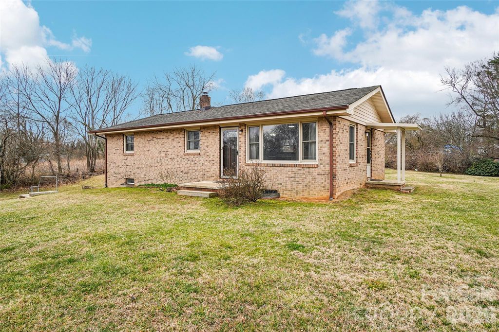 277 Powell Street, Hendersonville, NC 28792