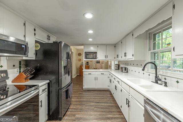 3672 Stonelake Court SW, Lilburn, GA 30047