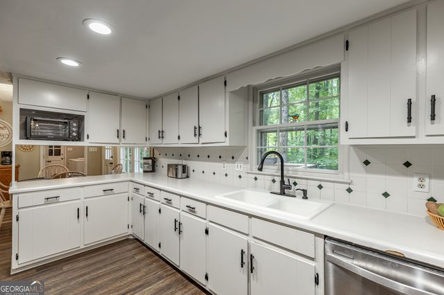 3672 Stonelake Court SW, Lilburn, GA 30047