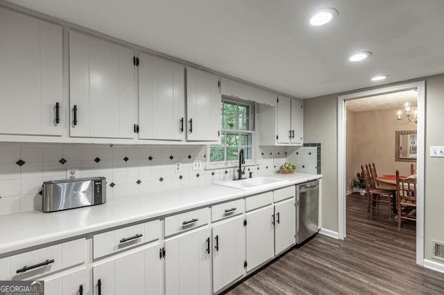 3672 Stonelake Court SW, Lilburn, GA 30047