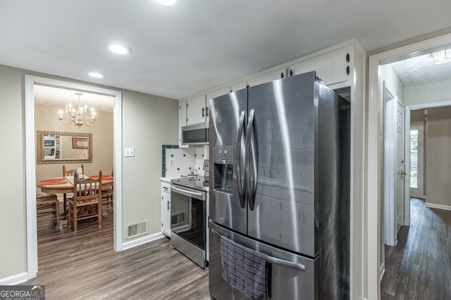 3672 Stonelake Court SW, Lilburn, GA 30047