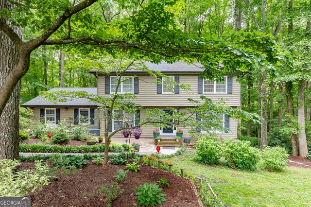 3672 Stonelake Court SW, Lilburn, GA 30047