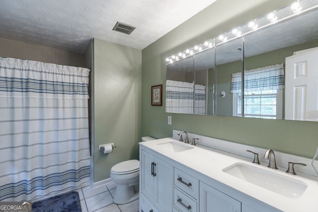 3672 Stonelake Court SW, Lilburn, GA 30047