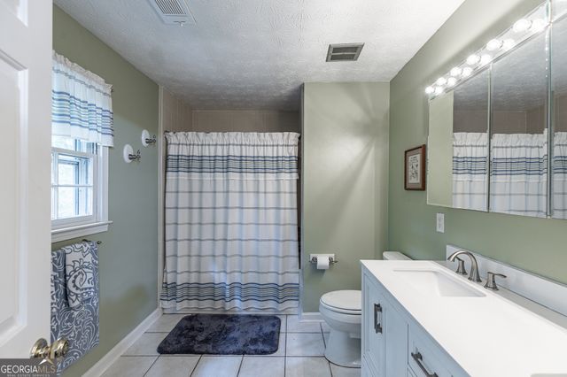 3672 Stonelake Court SW, Lilburn, GA 30047